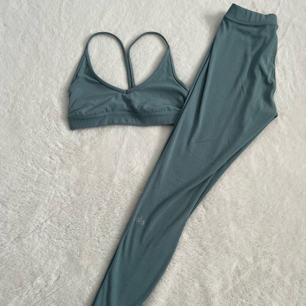ALO YOGA BLISSFUL RIBBED BRA AND BLISSFUL RIBBED LEGGING MATCHING SET